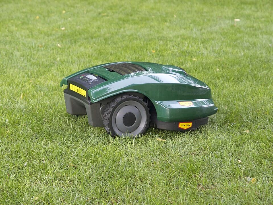 Placeholder picture, not the actual product: Robomow RK4000